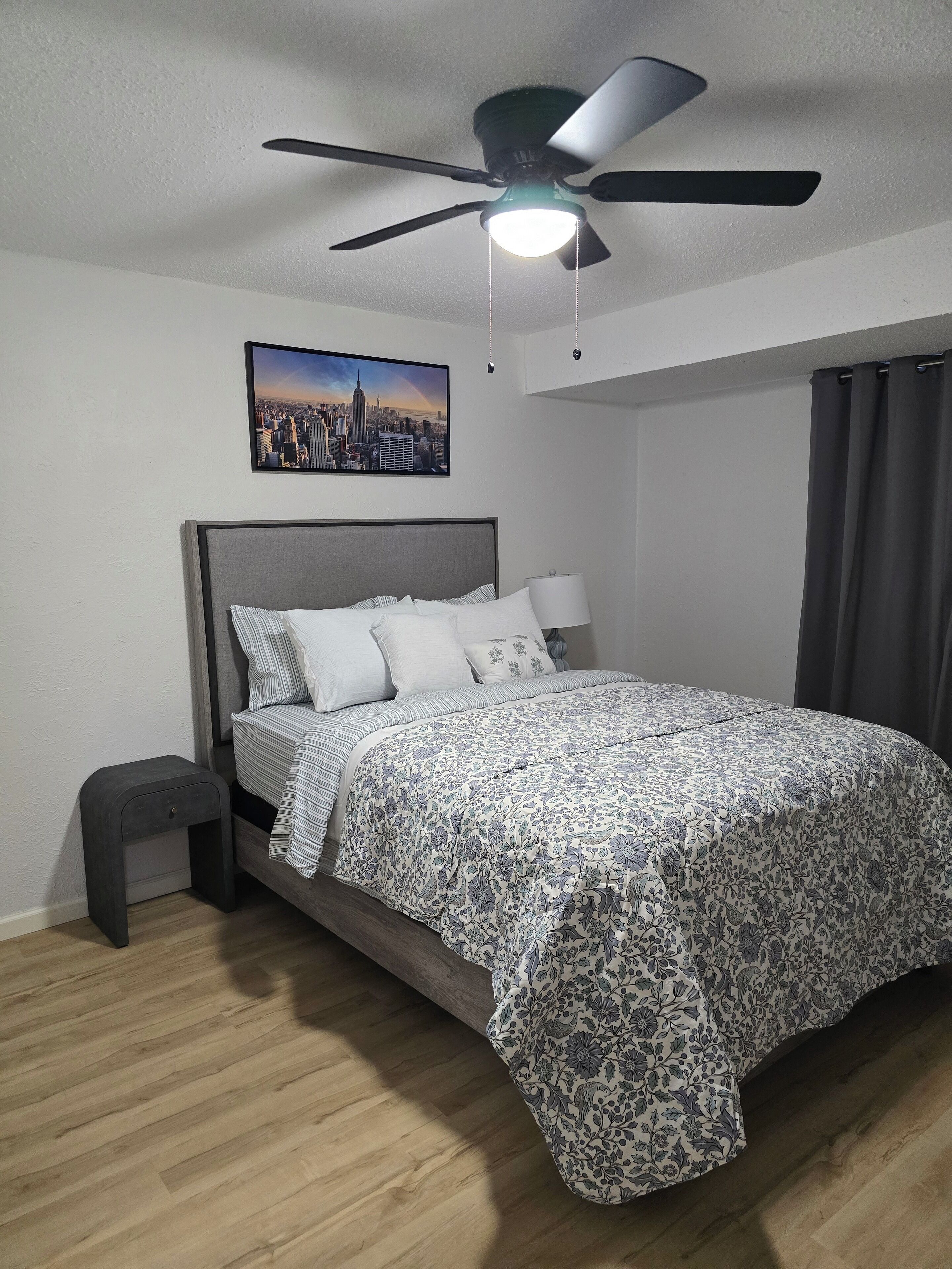 3 bedrooms, iron/ironing board, WiFi, bed sheets