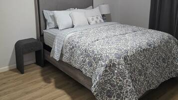 3 bedrooms, iron/ironing board, WiFi, bed sheets