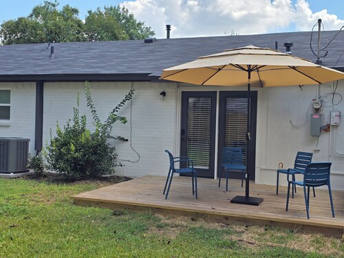 Cozy 3-bedroom house very close to major freeways going to Dallas or Fort Worth.