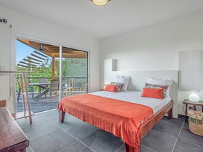 2 makuuhuonetta, vauvan matkasänky, Wi-Fi, vuodevaatteet