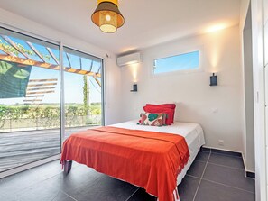 2 chambres, lit de bébé portatif, Wi-Fi, literie fournie