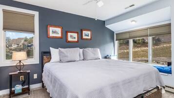 3 bedrooms, desk, WiFi, bed sheets
