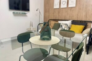 Dining - The WOOD Nursery - Near Borgo Square (Catania)