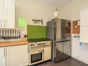 Dishwasher, cookware/dishes/utensils