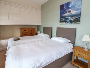 9 dormitorios, decoración individual, mobiliario individual