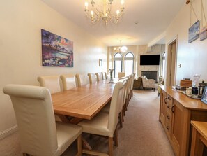 Dining - Newton Hall (Inveraray)