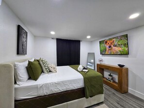1 bedroom, desk, iron/ironing board, free WiFi