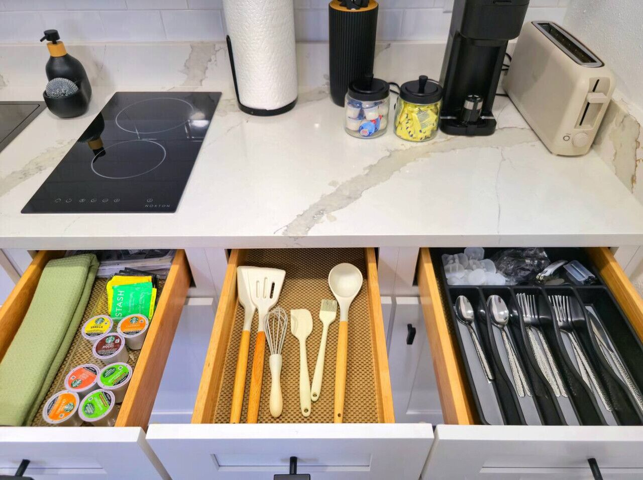 Fridge, microwave, stovetop, coffee/tea maker