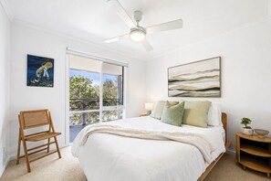 3 habitaciones, tabla de planchar con plancha, cuna de viaje y wifi