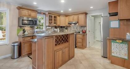 Luxury 5-bedroom, 3.5 baths, furnished.