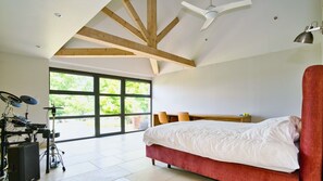 5 chambres, fer et planche à repasser, lit parapluie, Wi-Fi gratuit
