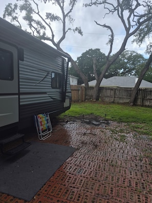 Property grounds - Cozy RV in Delightful Fort Walton Beach with AC (Fort Walton Beach)
