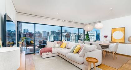 Miraflores Modern Apt w/ Balcony by LovelyStay