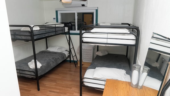 21 bedrooms, bed sheets