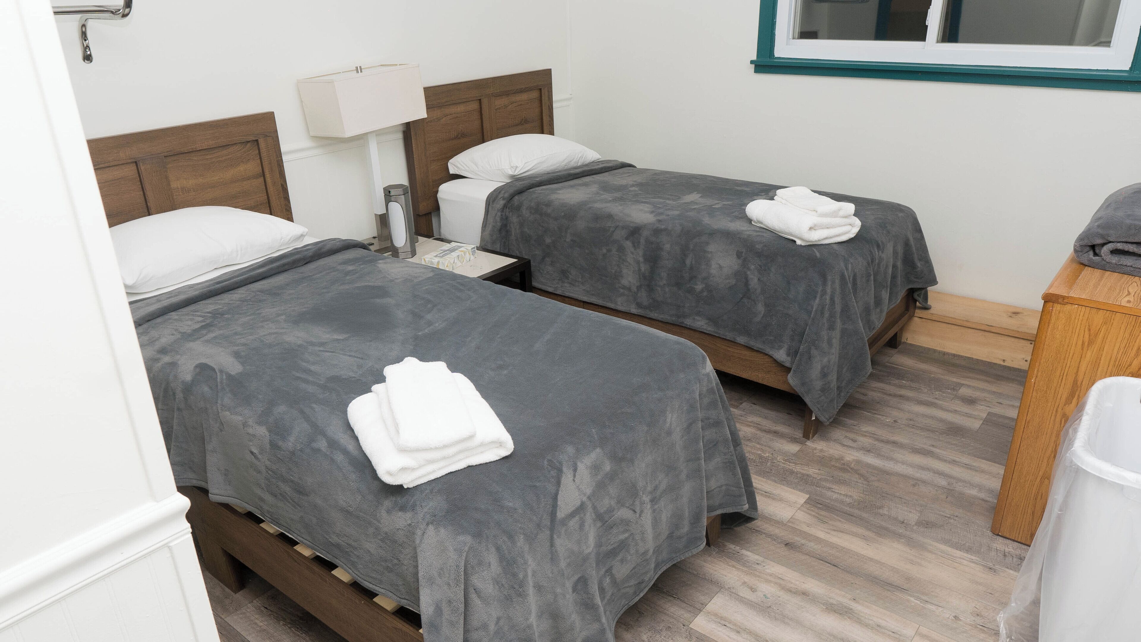 21 bedrooms, bed sheets