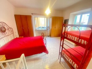 1 chambre, fer et planche Ă repasser, literie fournie