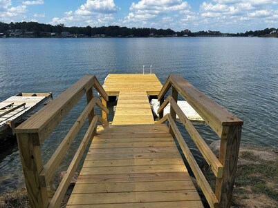 "Sunset Haven" Waterfront Escape on Lake Greenwood