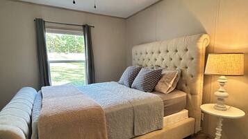 3 bedrooms, desk, travel crib, free WiFi