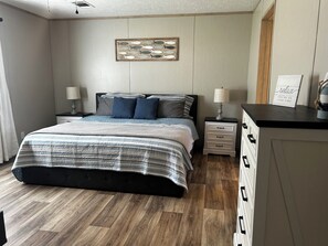 3 bedrooms, desk, travel cot, free WiFi