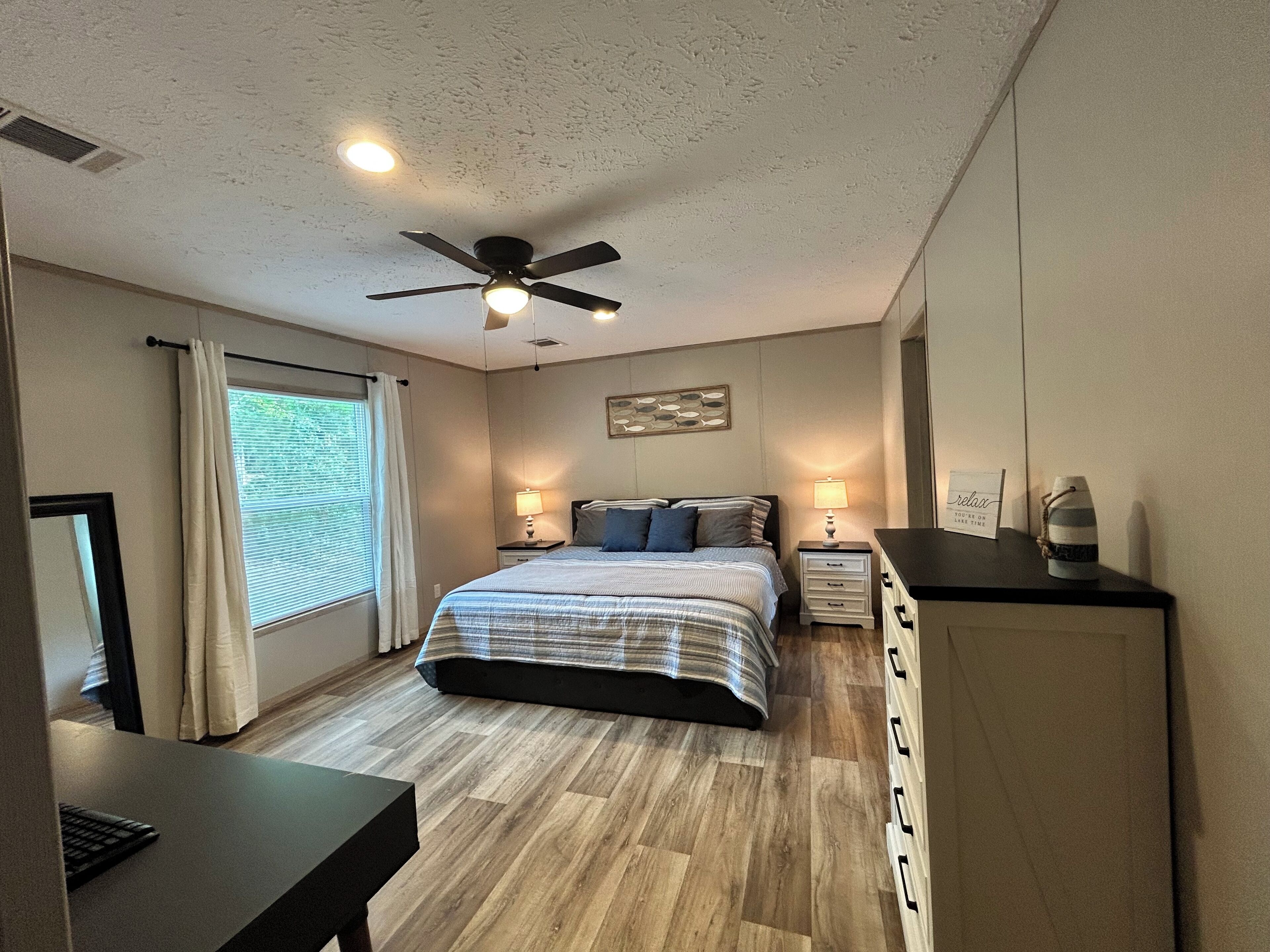 3 bedrooms, desk, travel cot, free WiFi