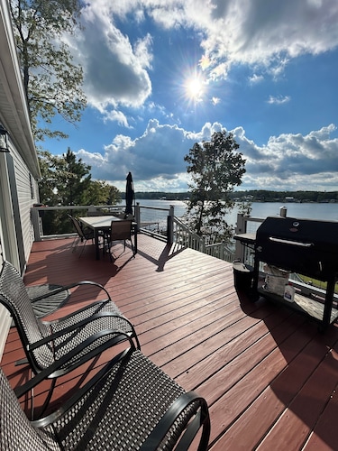 Sunset Haven-Lakefront-Private Dock-Fire Pit -Pets