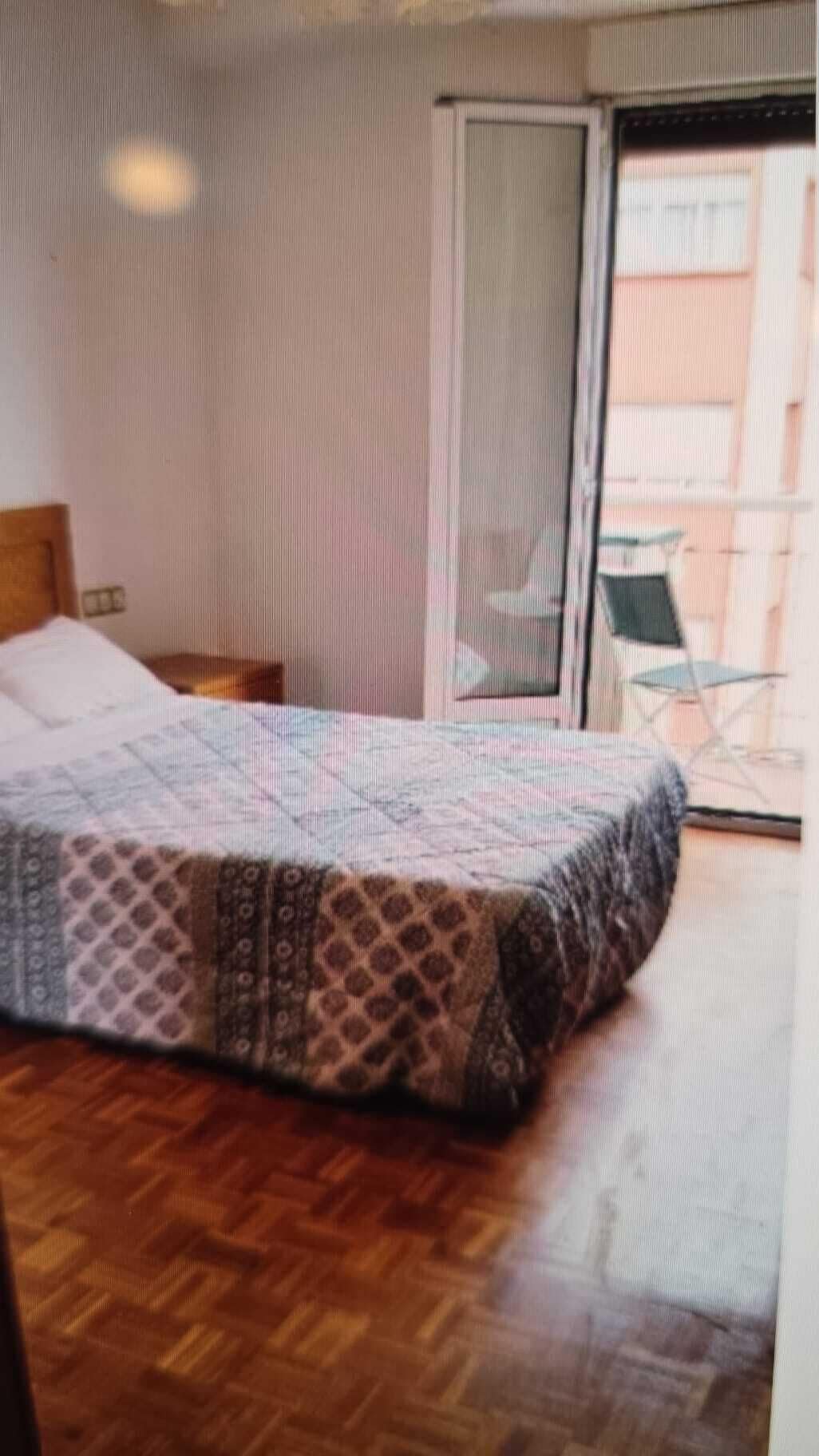 3 bedrooms, iron/ironing board, internet, bed sheets