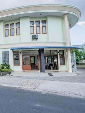 Exterior - Collection O Tasikmalaya Near Stadium Wiradadaha Formerly Hotel Abadi (Tawang)