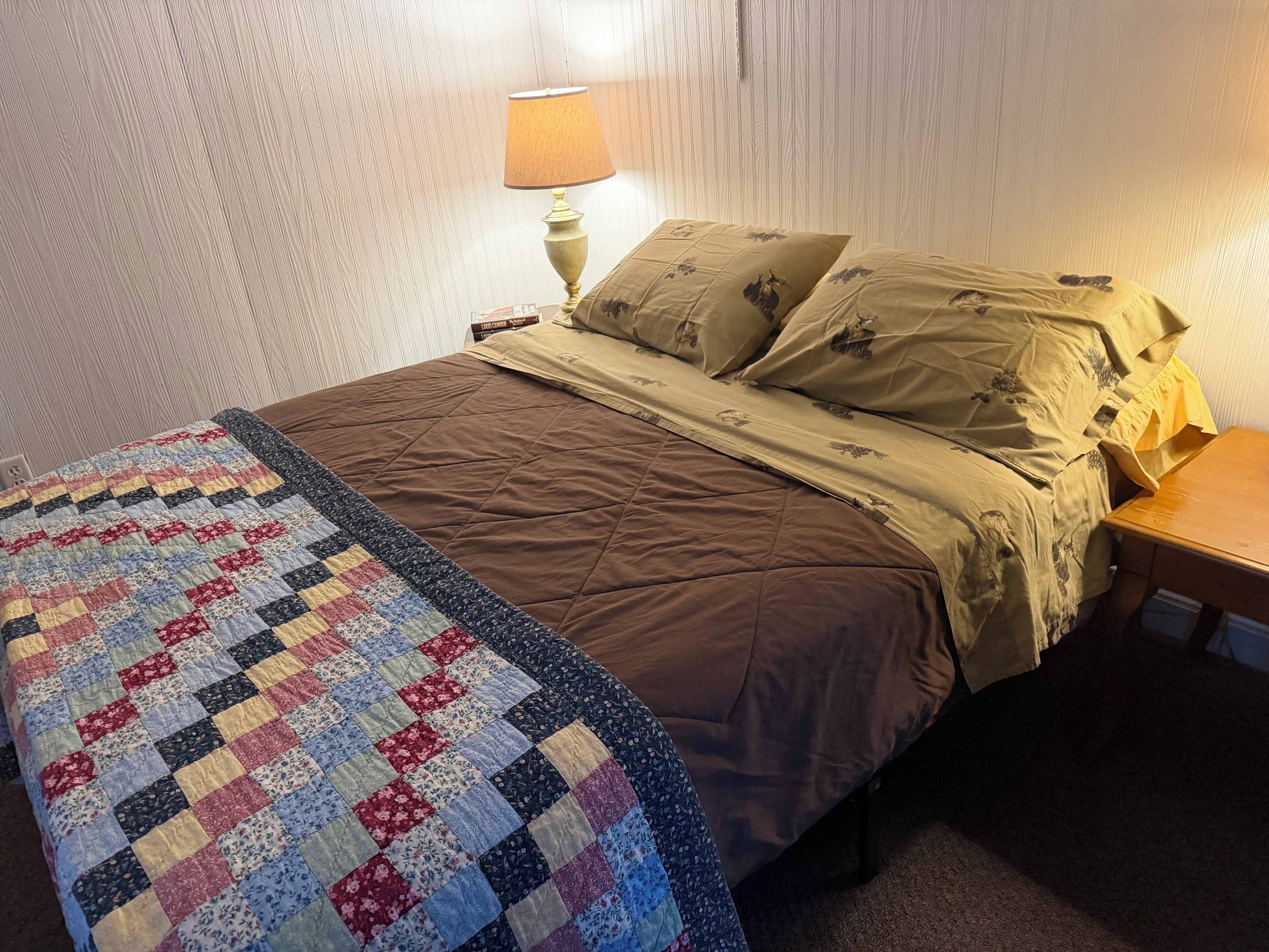 2 多间卧室、床单