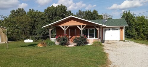 Cozy cabin in remote Appanoose county Iowa a wildlife Mecca