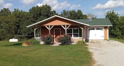 Cozy cabin in remote Appanoose county Iowa a wildlife Mecca