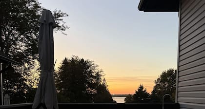 County Cove: Newly Renovated Century Home