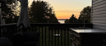 County Cove: Newly Renovated Century Home