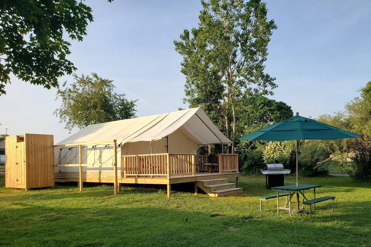 Tente Premium, 1 grand lit | Wi-Fi gratuit, draps fournis