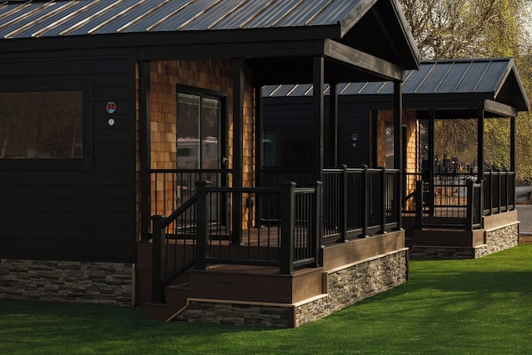 Småhus, 2 soverom, terrasse | Wi-fi (inkludert) og sengetøy