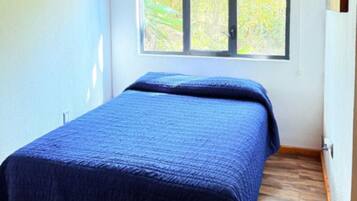 2 bedrooms, internet, bed sheets