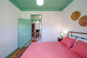 1 bedroom, desk, travel cot, free WiFi