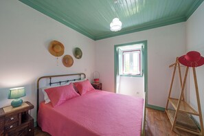 1 Schlafzimmer, Schreibtisch, Reisekinderbett, kostenloses WLAN