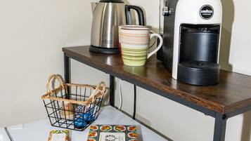 Kostenlose Minibar, Zimmersafe, Verdunkelungsvorhänge