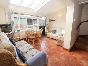 Living area - Churn House (Ipswich)