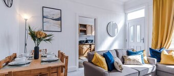 5BR House, Sleeps 10 - Business & Contractor Stays