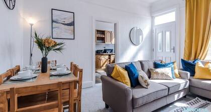 5BR House, Sleeps 10 - Business & Contractor Stays