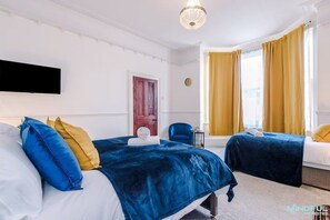 5 bedrooms, iron/ironing board, free WiFi, bed sheets - 5BR House, Sleeps 10 - Business & Contractor Stays (Pontefract)