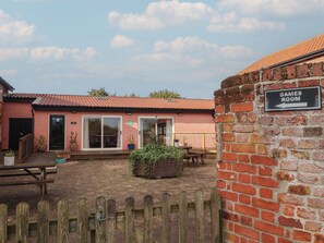 Outdoor dining - Blacksmith's Cottage (Ipswich)