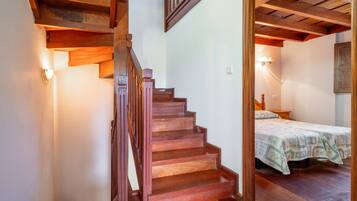 2 chambres, fer et planche Ă repasser, draps fournis