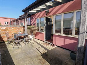 Cottage | Outdoor dining - Wheelwright's Cottage (Ipswich)