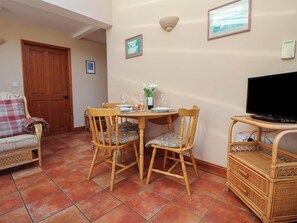 Cottage | Dining - Wheelwright's Cottage (Ipswich)