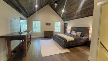 3 bedrooms, internet, bed sheets