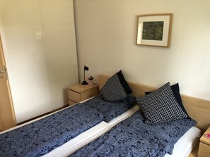 2 chambres, fer et planche à repasser, Wi-Fi, literie fournie