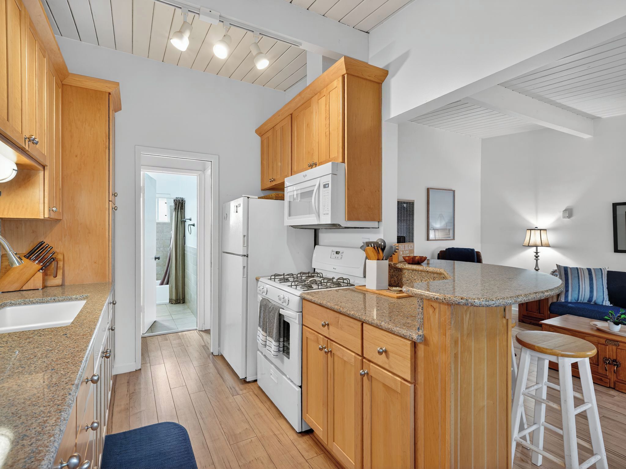 Micro-ondes, four, plaque de cuisson