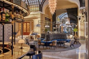 Unclassified image, 5 of 30, button - Four Seasons Hotel Gresham Palace Budapest (Budapest)